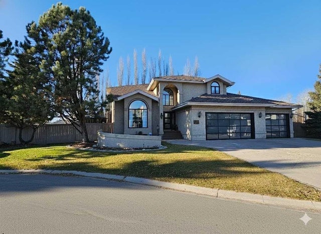 9451 Wedgewood Drive North, Wedgewood