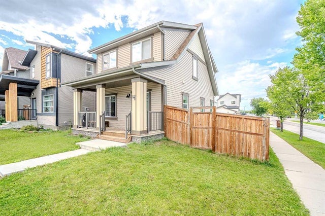 4 Copperpond Parade Se, Calgary