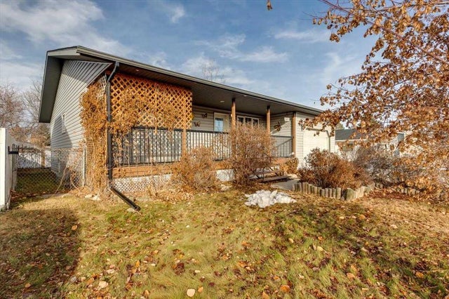 6110 38 Avenue, Stettler