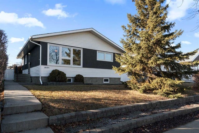 5234 47 Street, Camrose