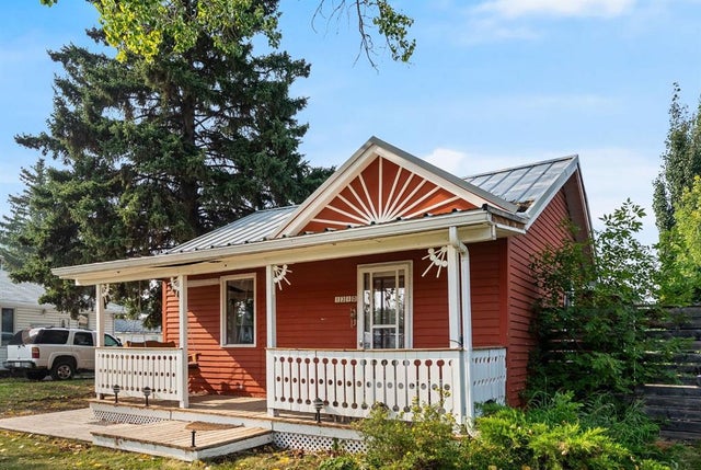 1310 Centre Street, Carstairs