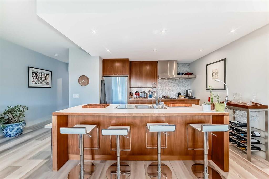 201, 2124 17 Street, Calgary