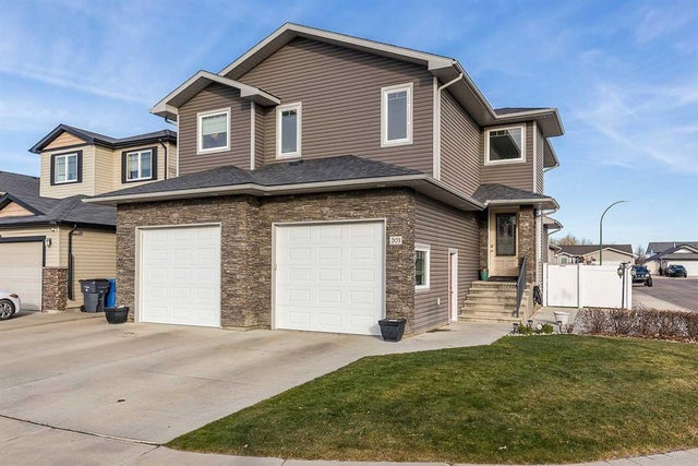 203 Sterling Crescent Se, Medicine Hat