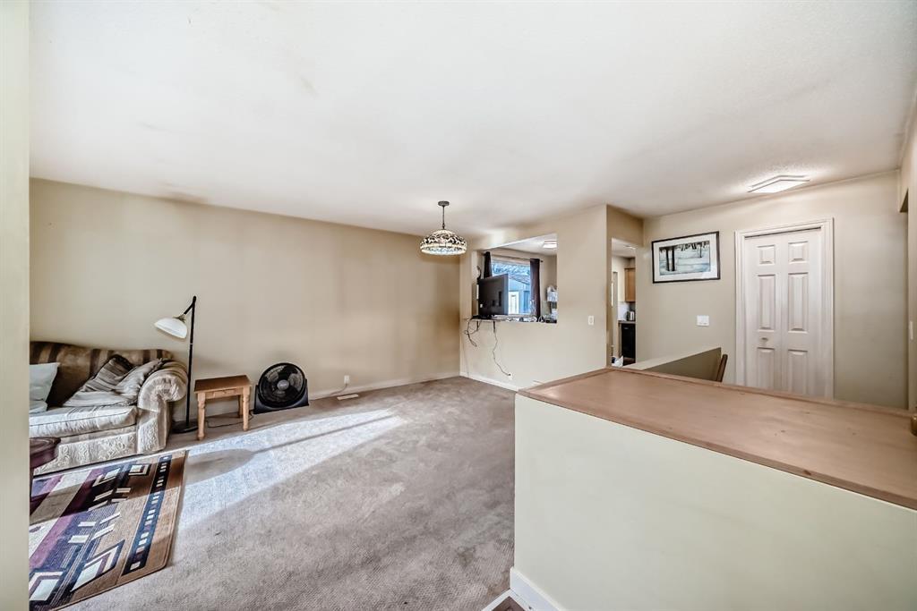 247 Bracewood Road Southwest, Calgary – Residential Detached Listing Photo 11