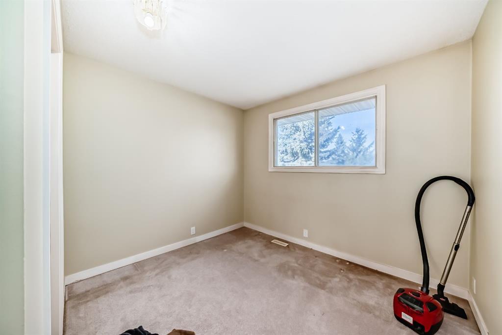 247 Bracewood Road Southwest, Calgary – Residential Detached Listing Photo 18