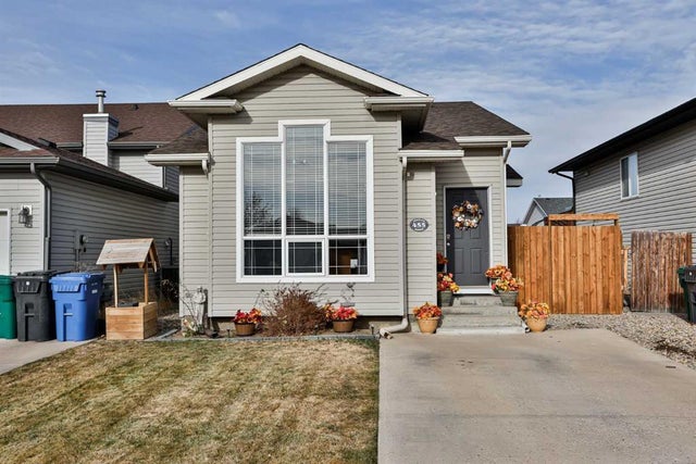 455 Blackfoot Manor W, Lethbridge