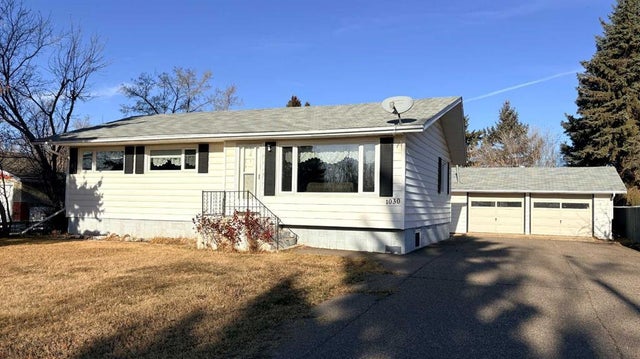 1030 15 Avenue, Wainwright