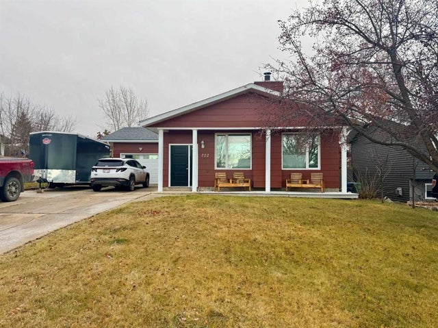 722 Oak Drive, Beaverlodge