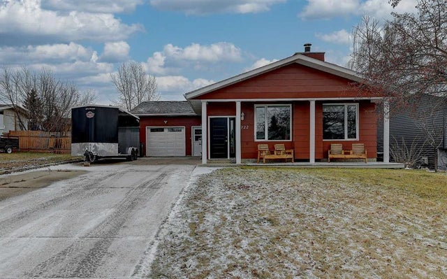 722 Oak Drive, Beaverlodge