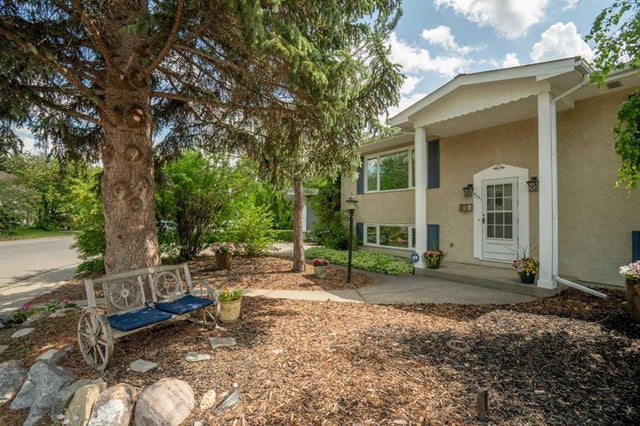 3251 Bearspaw Drive Nw, Calgary