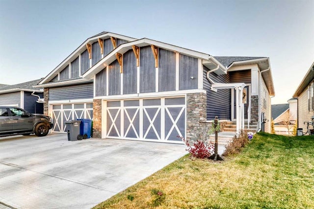 7 Wolf Crescent N, Okotoks