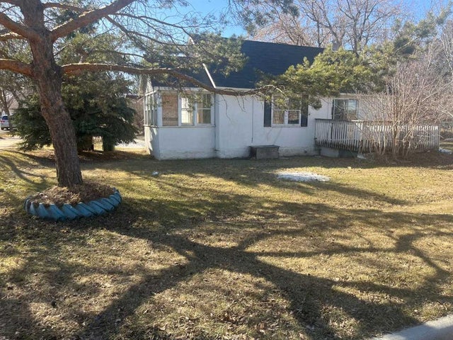 5402 50 Street, Lloydminster