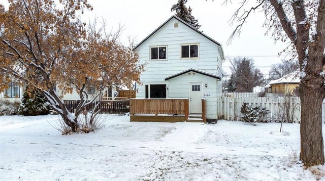 5124 52 Avenue S, Viking