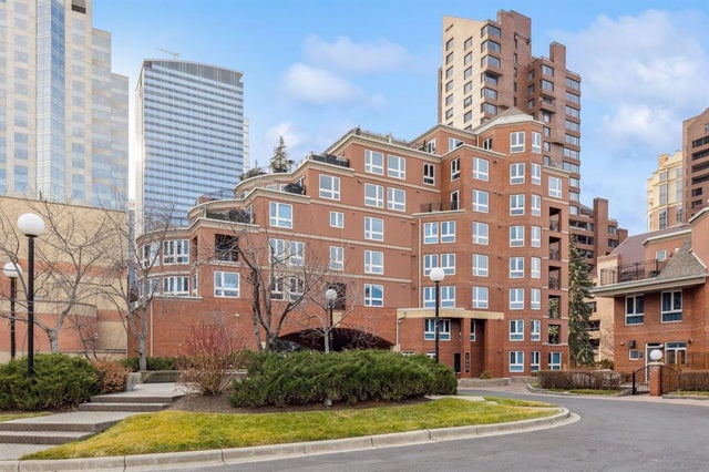 1202, 400 Eau Claire Avenue Sw, Calgary