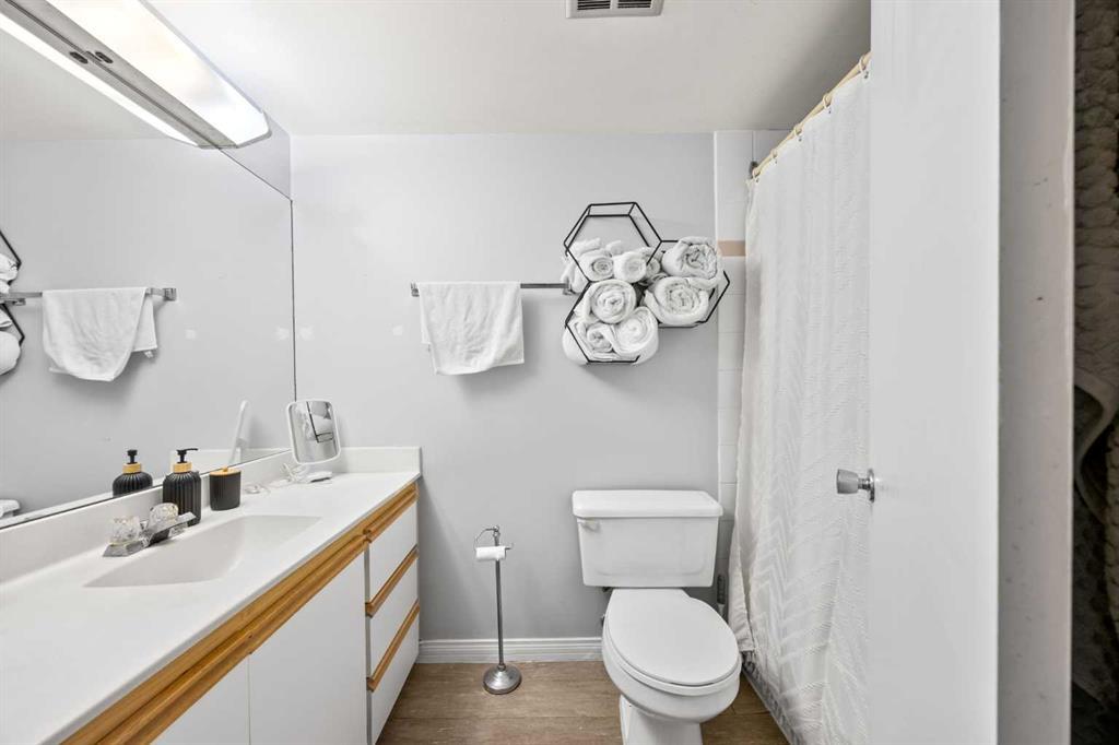 438, 1421 7 Avenue Nw Calgary Alberta T2N 1Z7 Hillhurst Home For Sale