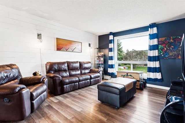 147 Falchurch Crescent Ne, Calgary