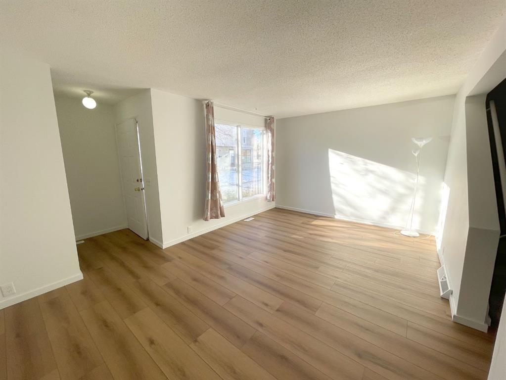 23, 2319 56 Street Northeast, Calgary – Residential Row/Townhouse Listing Photo 3