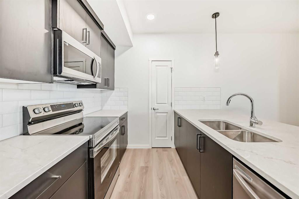 212, 245 Edith Place Nw Calgary Alberta T3R 2M7 Glacier Ridge Home For Sale