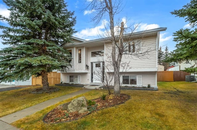 39 Sheep River Drive, Okotoks