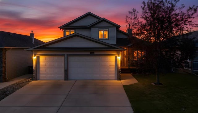 100 Hillcrest Boulevard, Strathmore