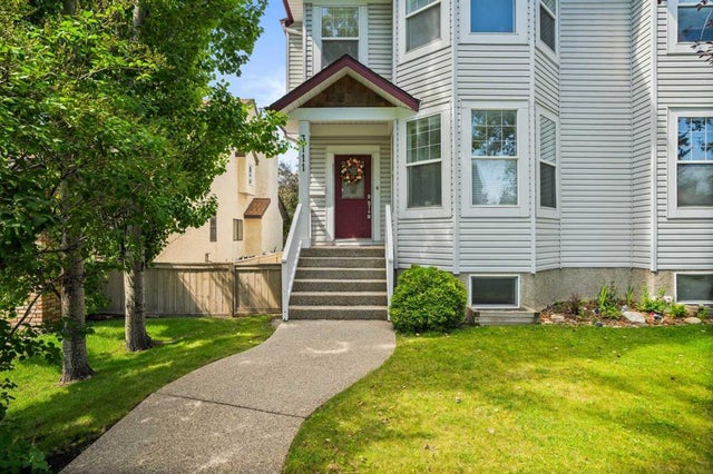 3111 39 Street Sw, Calgary