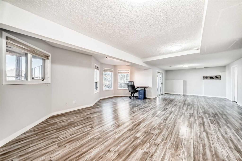 1396 Shawnee Road Southwest, Calgary – Residential Detached Listing Photo 35