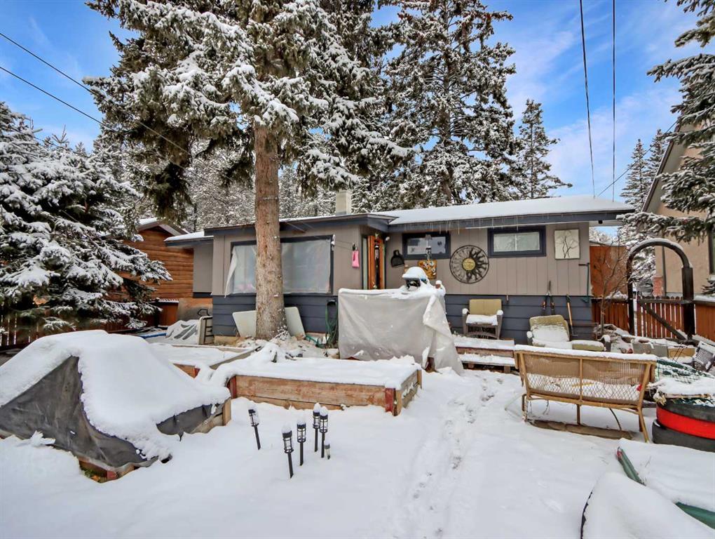 813 13th Street, Canmore