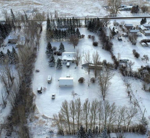 Blue Sign 114 145006 Cassils Rd Subdivision, Rural Newell, County of