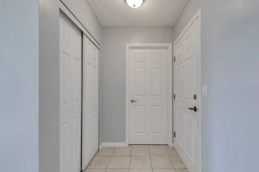 119, 2022 Canyon Meadows Drive Se Calgary Alberta T2J 7H1 Queensland Home For Sale