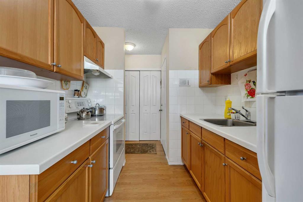 301, 6464 Travois Crescent Northwest, Calgary – Residential Apartment Listing Photo 11