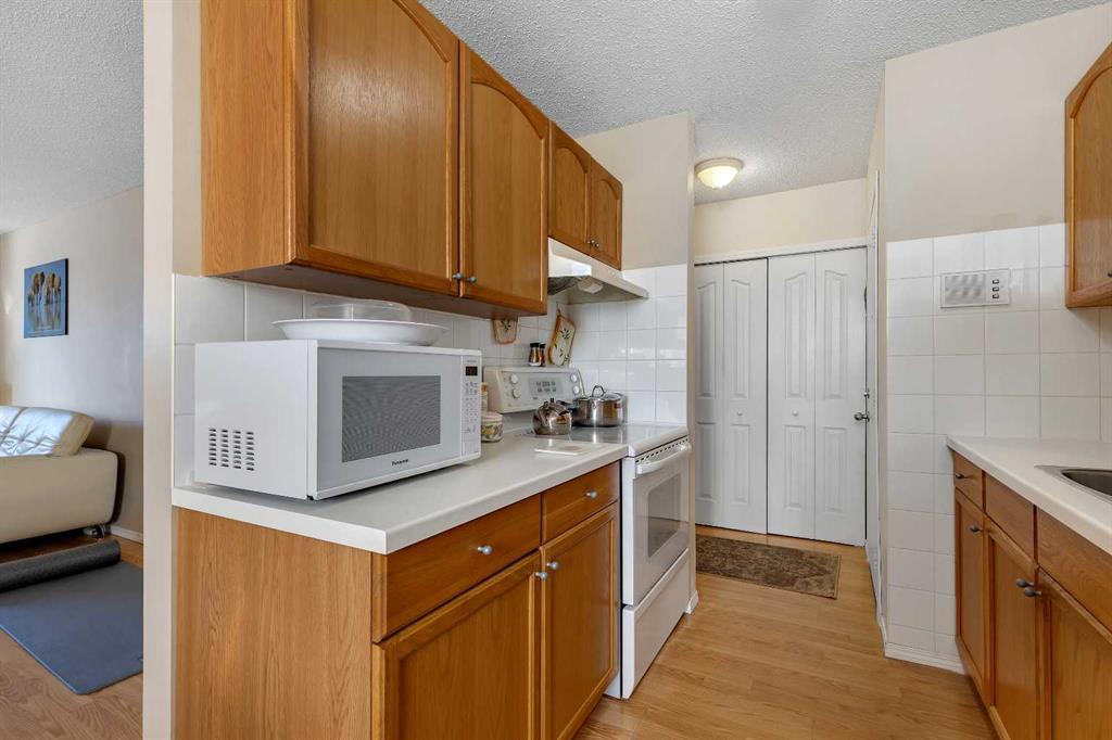 301, 6464 Travois Crescent Northwest, Calgary – Residential Apartment Listing Photo 12