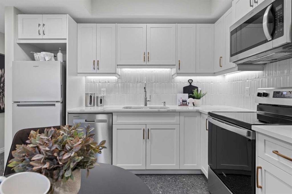 135 Huxland Road Northeast, Calgary – Residential Detached Listing Photo 7