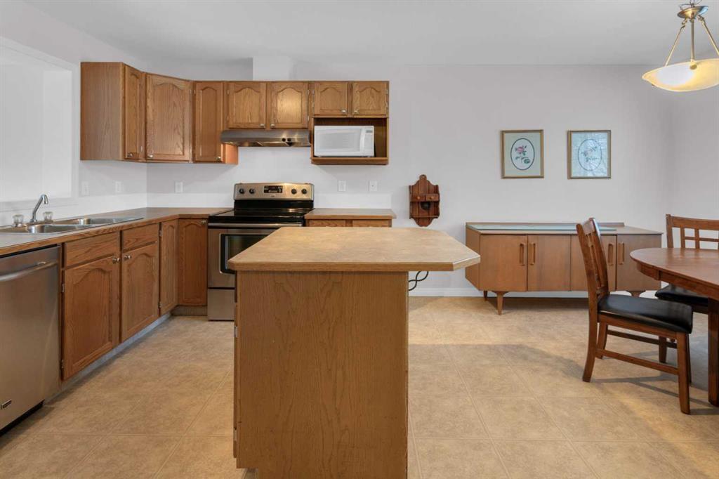 111 Hidden Creek Cove Northwest, Calgary – Residential Row/Townhouse Listing Photo 12