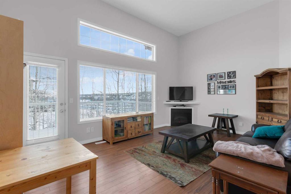 111 Hidden Creek Cove Northwest, Calgary – Residential Row/Townhouse Listing Photo 4