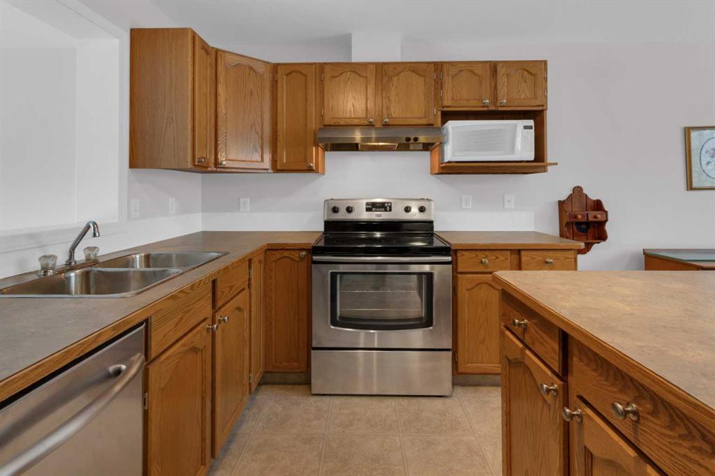 111 Hidden Creek Cove Northwest, Calgary – Residential Row/Townhouse Listing Photo 8