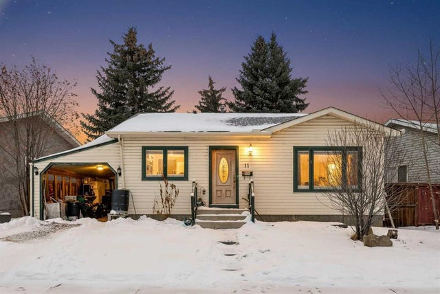 Airdrie Home for Sale: Residential Listing in Ridgegate