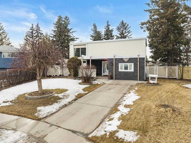 Photo for MLS®# A2273570 - home for sale at 4704 Marbury Place Northeast, Marlborough, Calgary Alberta