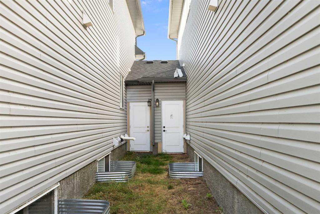 628 Edgefield Street, Strathmore – Residential Semi Detached Listing Photo 42