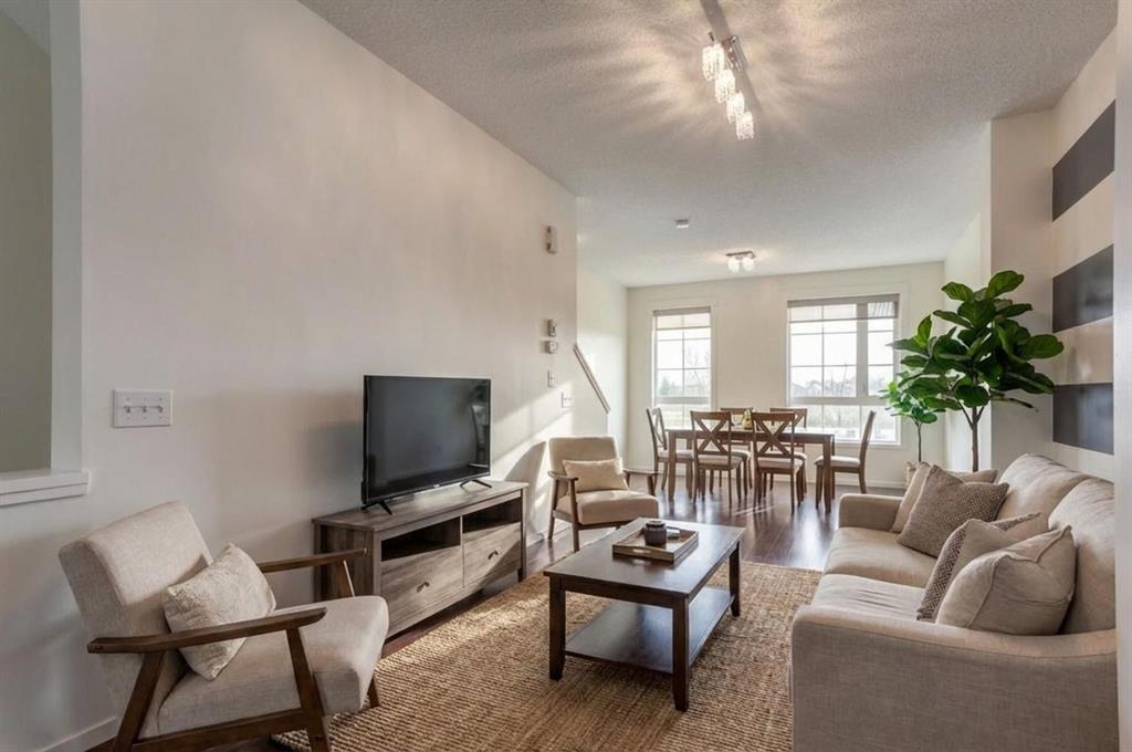 215 Copperpond Common Se, Calgary