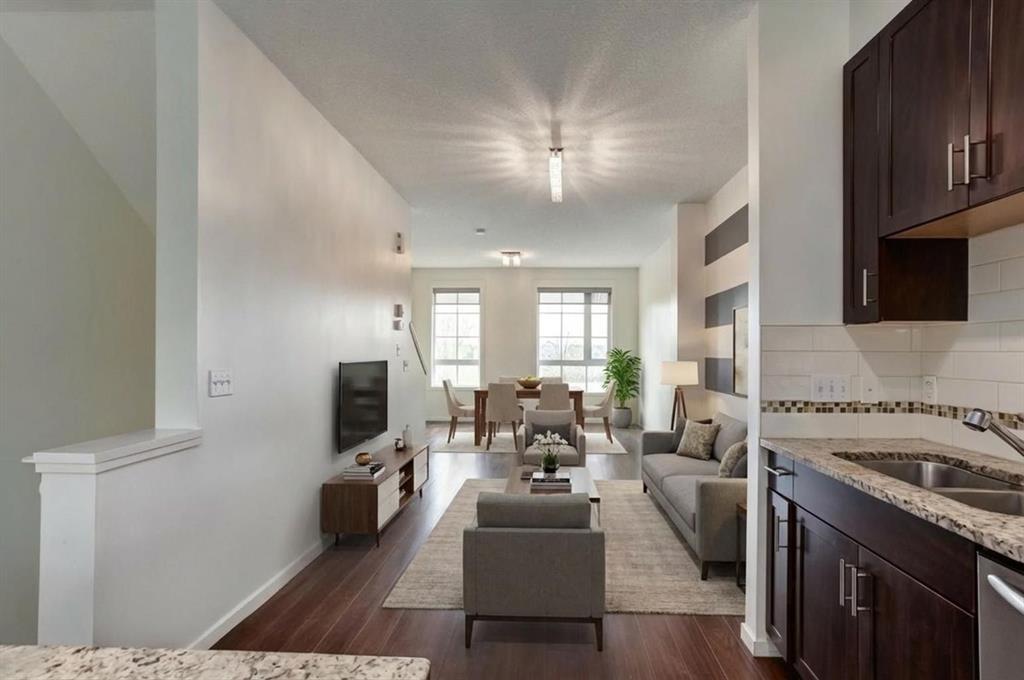 215 Copperpond Common Southeast, Calgary – Residential Row/Townhouse Listing Photo 9