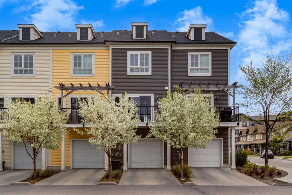 215 Copperpond Common Southeast, Calgary – Residential Row/Townhouse Listing Photo 4