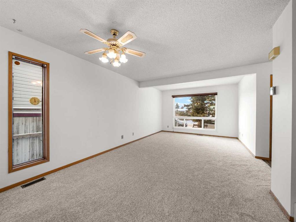 10 Martinbrook Road Northeast, Calgary – Residential Detached Listing Photo 5