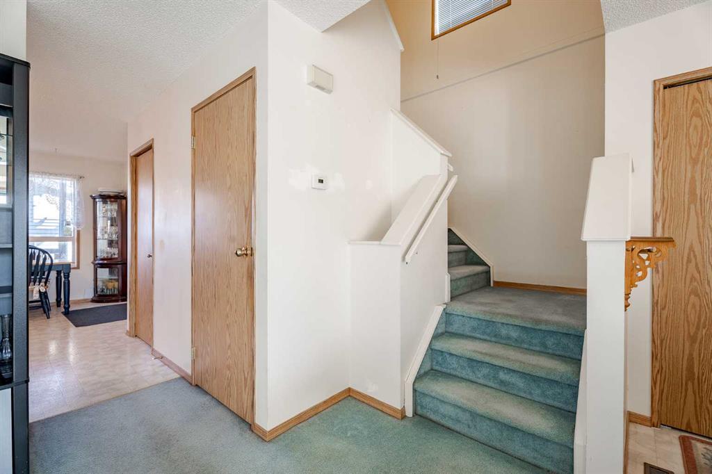 82 Martinridge Crescent Northeast, Calgary – Residential Detached Listing Photo 12