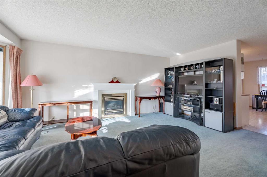 82 Martinridge Crescent Northeast, Calgary – Residential Detached Listing Photo 5