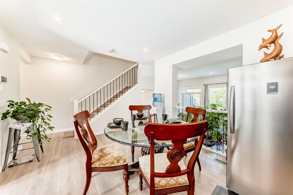 206 Cranbrook Square Southeast, Calgary – Residential Row/Townhouse Listing Photo 11