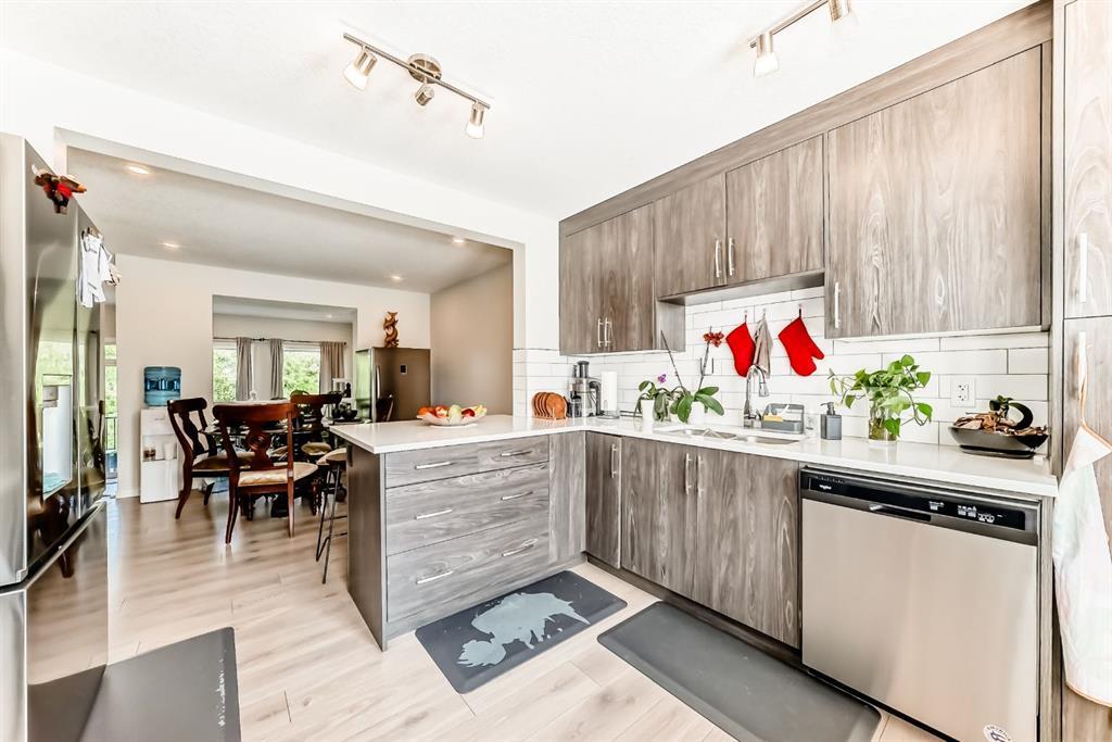 206 Cranbrook Square Southeast, Calgary – Residential Row/Townhouse Listing Photo 12