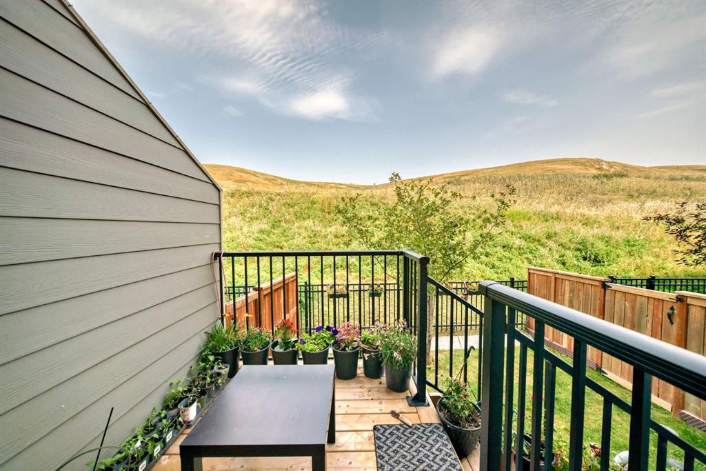 206 Cranbrook Square Southeast, Calgary – Residential Row/Townhouse Listing Photo 3