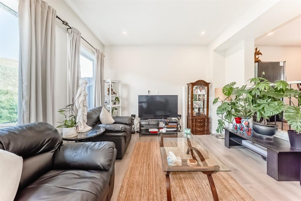 206 Cranbrook Square Southeast, Calgary – Residential Row/Townhouse Listing Photo 7