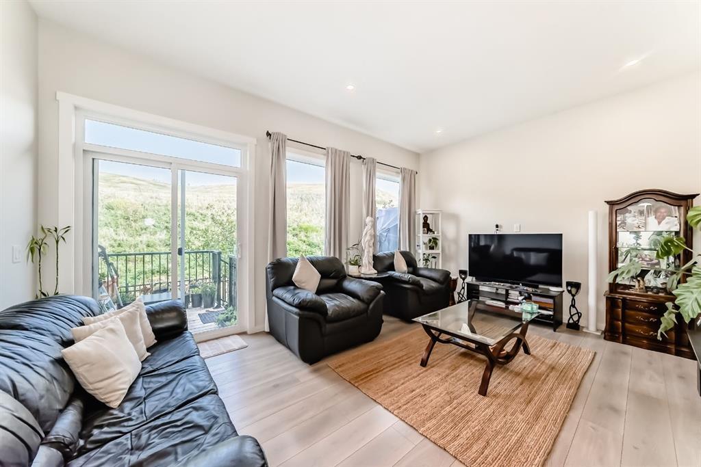 206 Cranbrook Square Southeast, Calgary – Residential Row/Townhouse Listing Photo 8