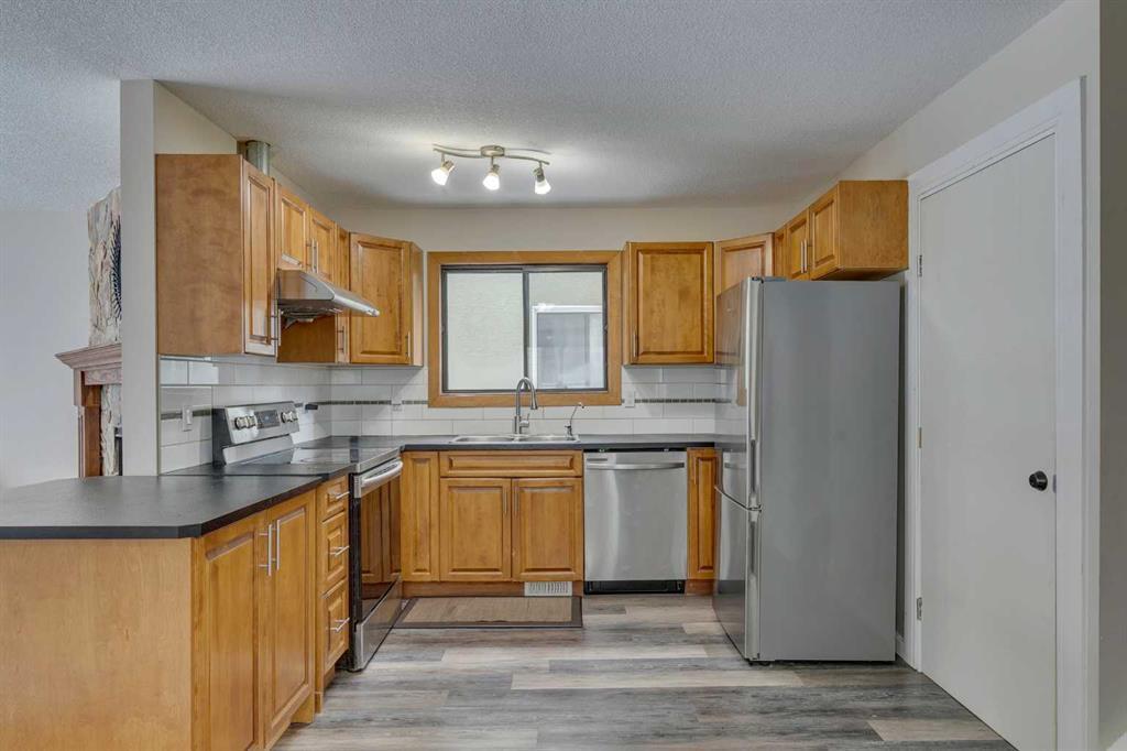 68 Woodglen Close Southwest, Calgary – Residential Detached Listing Photo 11